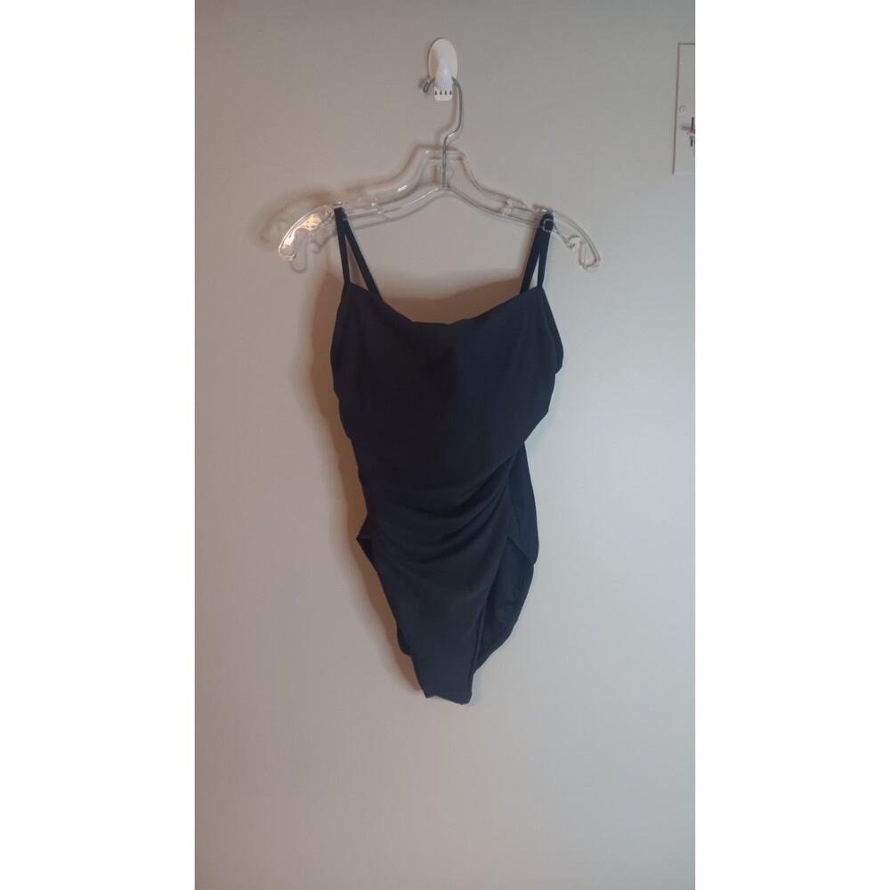 Miraclesuit Black Built-in Bra with Underwire  Size 14 One Piece Swimsuit